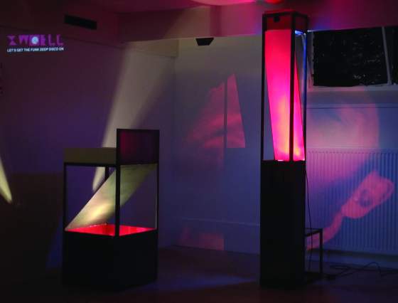 De ruimte waar gedanst wordt